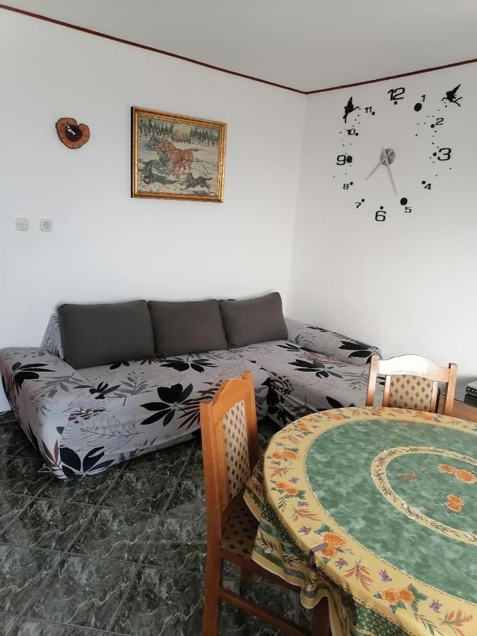 Apartmani Andelo I Ruzica Mundanije エクステリア 写真