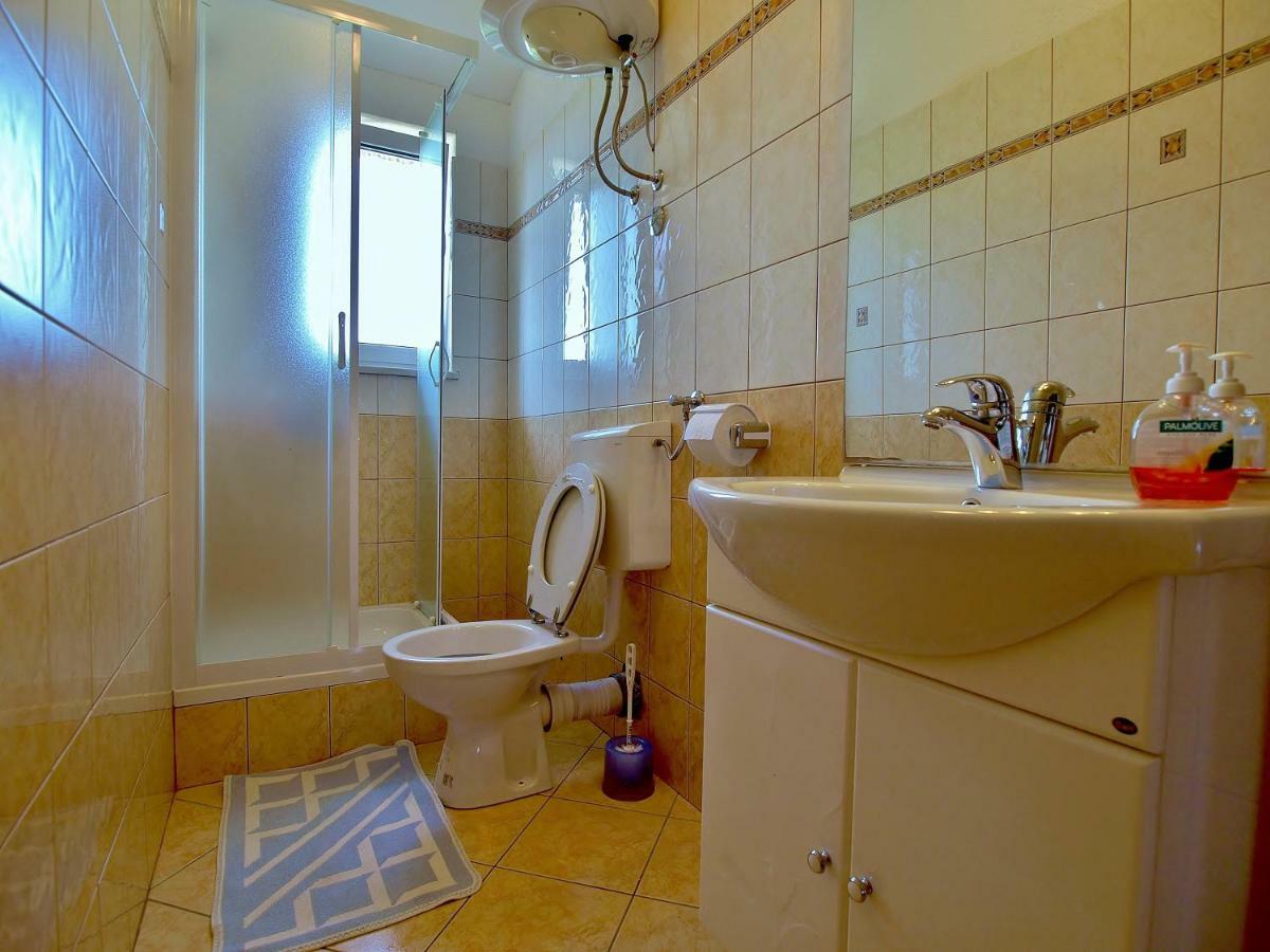 Apartmani Andelo I Ruzica Mundanije エクステリア 写真