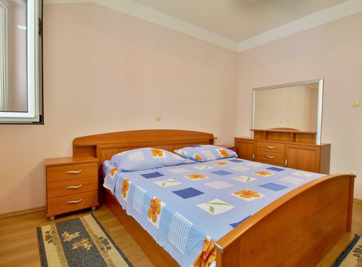 Apartmani Andelo I Ruzica Mundanije エクステリア 写真