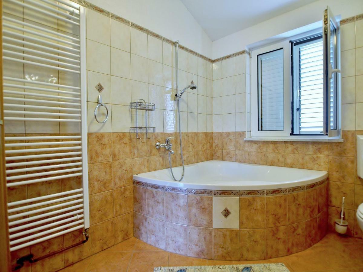 Apartmani Andelo I Ruzica Mundanije エクステリア 写真