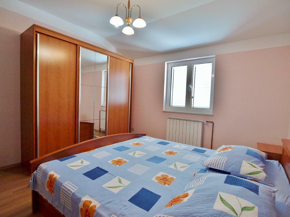 Apartmani Andelo I Ruzica Mundanije エクステリア 写真
