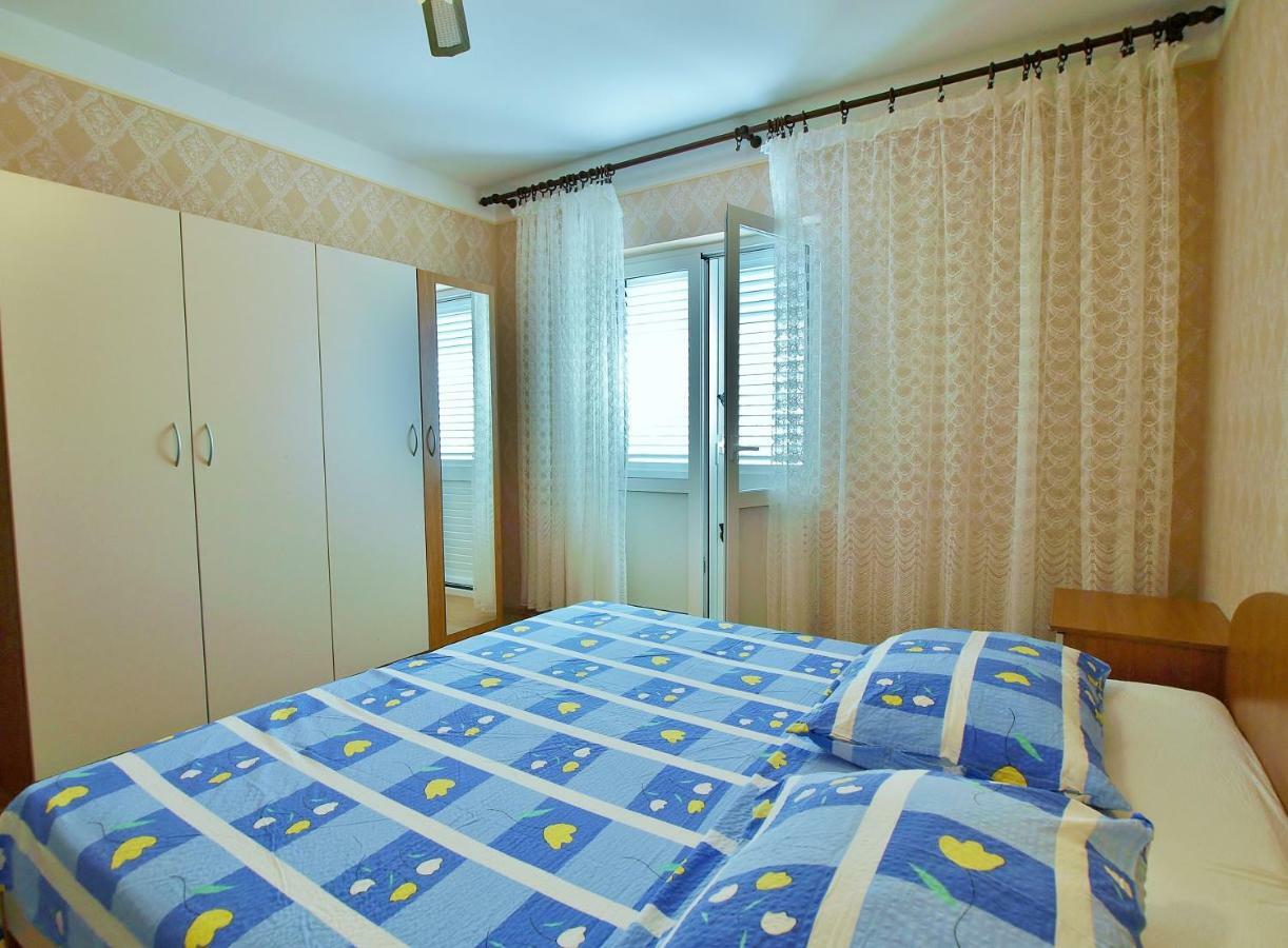 Apartmani Andelo I Ruzica Mundanije エクステリア 写真