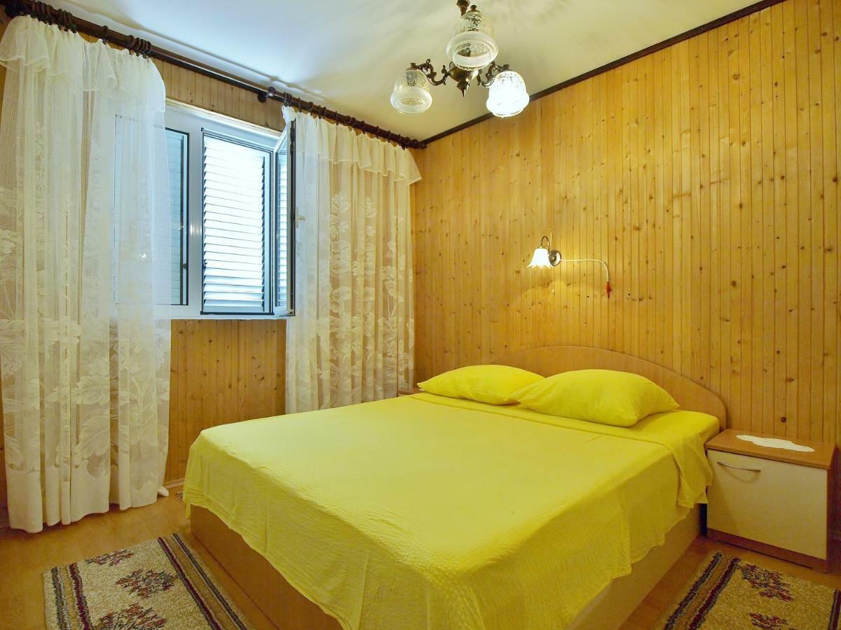 Apartmani Andelo I Ruzica Mundanije エクステリア 写真